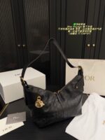 Dior Voyage Underarm Handbag Clean Lines, Elegant And Fashionable - Image 2