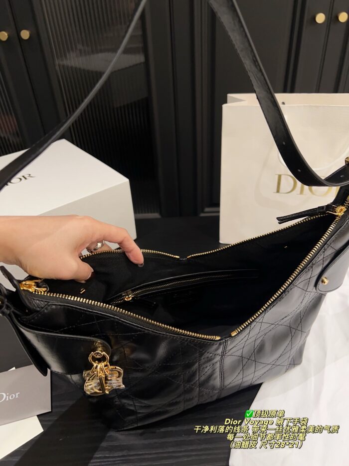 Dior Voyage Underarm Handbag Clean Lines, Elegant And Fashionable - Image 6