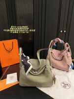 Hermes Lindy Bag Relaxed, Soft Silhouette Effortless Styling Generous Capacity For Practical Use