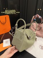 Hermes Lindy Bag Relaxed, Soft Silhouette Effortless Styling Generous Capacity For Practical Use - Image 3