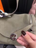 Hermes Lindy Bag Relaxed, Soft Silhouette Effortless Styling Generous Capacity For Practical Use - Image 9