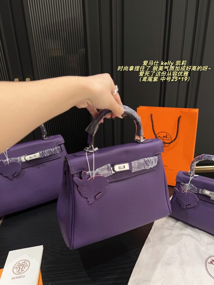 Hermès Kelly Togo Iris Purple Kelly Bag Elegant, Versatile, And Exudes Sophistication - Image 2