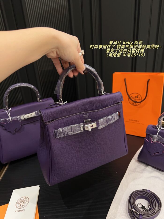 Hermès Kelly Togo Iris Purple Kelly Bag Elegant, Versatile, And Exudes Sophistication - Image 6