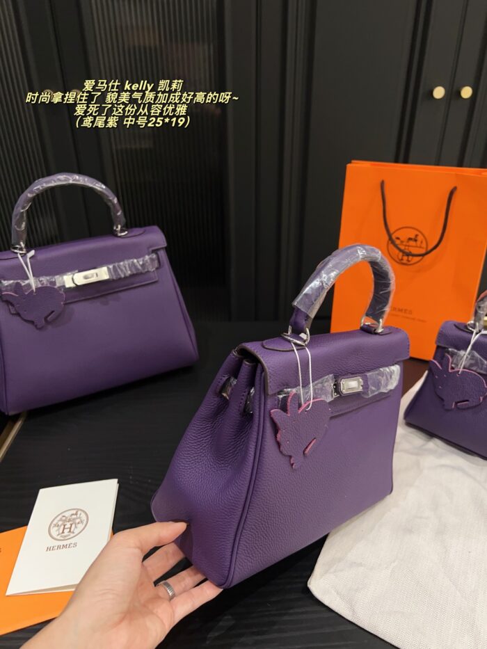 Hermès Kelly Togo Iris Purple Kelly Bag Elegant, Versatile, And Exudes Sophistication - Image 8