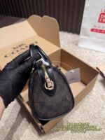 Coach Boston Pillow Bag: Exquisite, Adorable, Spacious, Versatile - Image 4