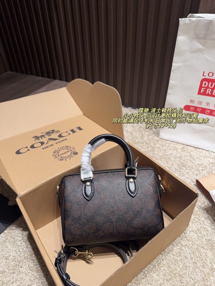 Coach Boston Pillow Bag: Exquisite, Adorable, Spacious, Versatile - Image 5