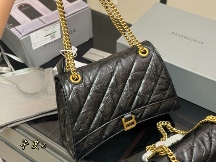 Balenciaga Crush Series New Calfskin Bag Soft And Plush, Sophisticated And High-End - Image 5
