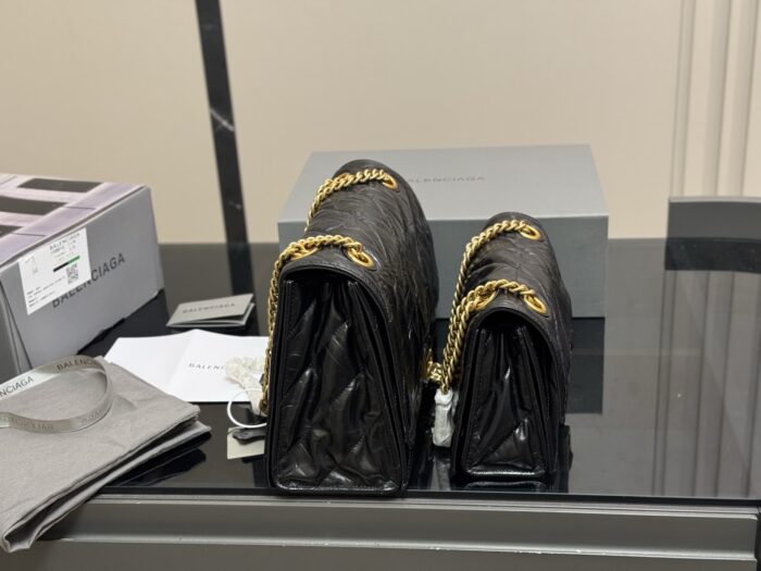 Balenciaga Crush Series New Calfskin Bag Soft And Plush, Sophisticated And High-End - Image 6