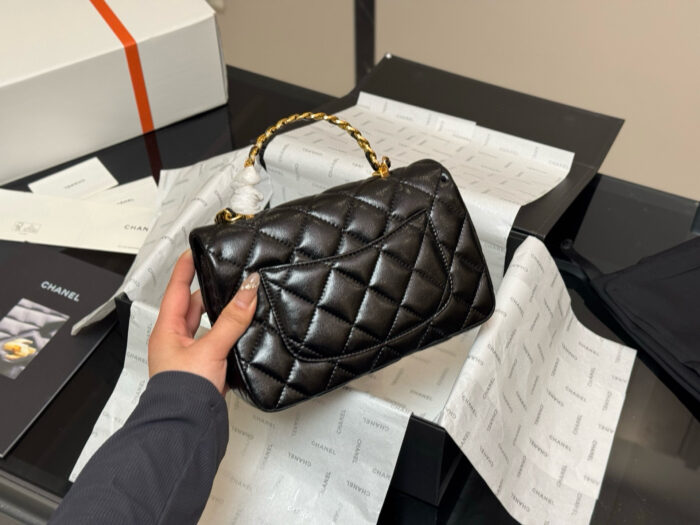 Chanel 23S Handle Mini Cf Oiled Lambskin Vintage Twist-Lock Handbag - Image 7