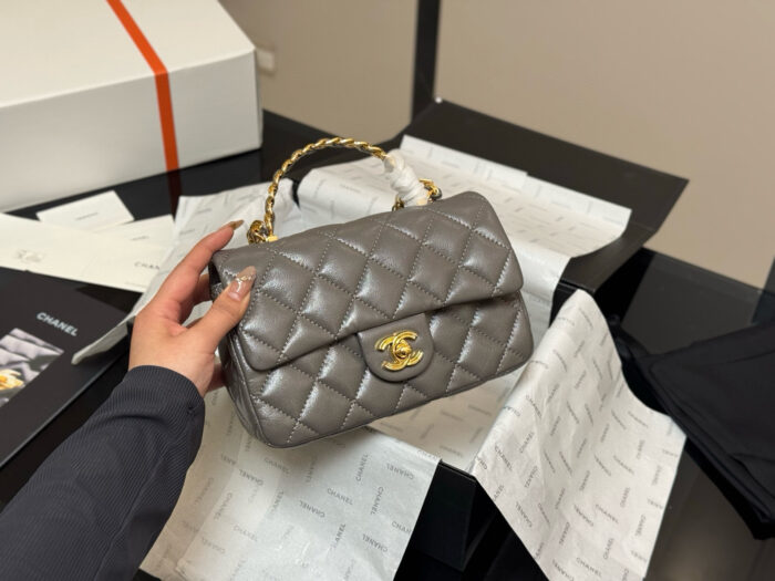 Chanel 23S Handle Mini Cf Oiled Lambskin Vintage Twist-Lock Handbag - Image 14