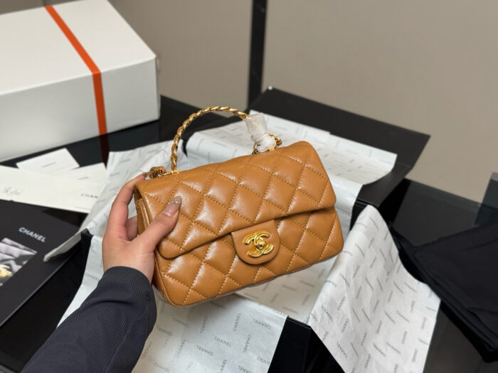 Chanel 23S Handle Mini Cf Oiled Lambskin Vintage Twist-Lock Handbag - Image 15