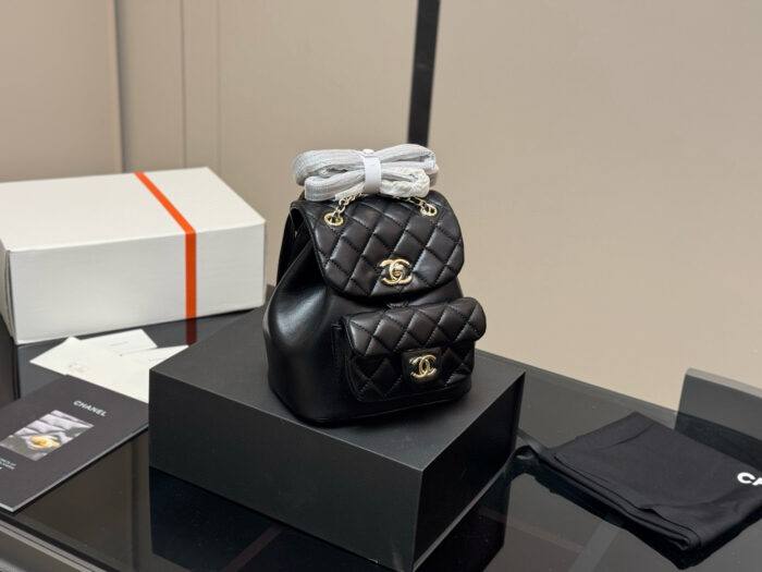 Chanel Duma Backpack Luxurious Lambskin Texture Can Be Worn As A Shoulder Bag, Backpack Or Carried By Hand - Image 10