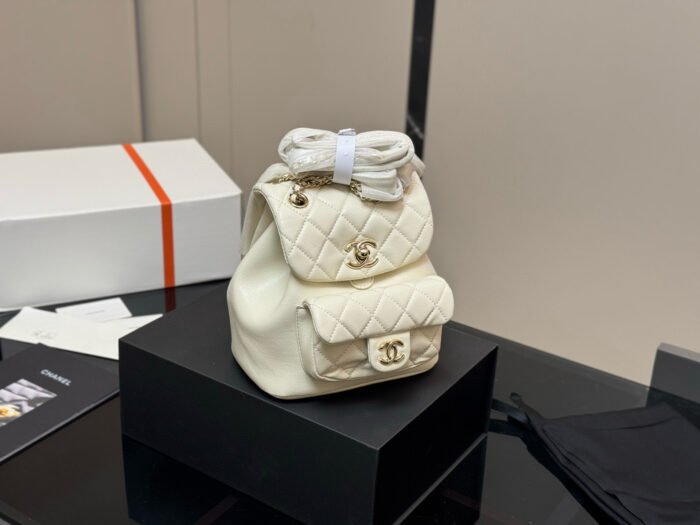Chanel Duma Backpack Luxurious Lambskin Texture Can Be Worn As A Shoulder Bag, Backpack Or Carried By Hand - Image 14