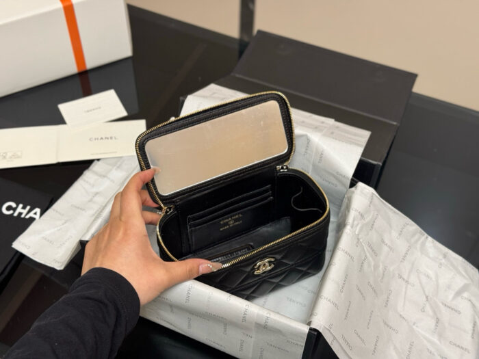Chanel'S Latest High-Fashion Long Box Case/Makeup Case - Image 4