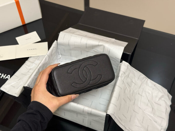 Chanel'S Latest High-Fashion Long Box Case/Makeup Case - Image 8