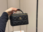 Chanel'S Latest High-Fashion Long Box Case/Makeup Case - Image 9