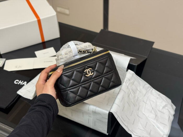 Chanel'S Latest High-Fashion Long Box Case/Makeup Case - Image 10