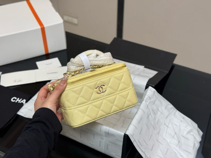 Chanel'S Latest High-Fashion Long Box Case/Makeup Case - Image 12