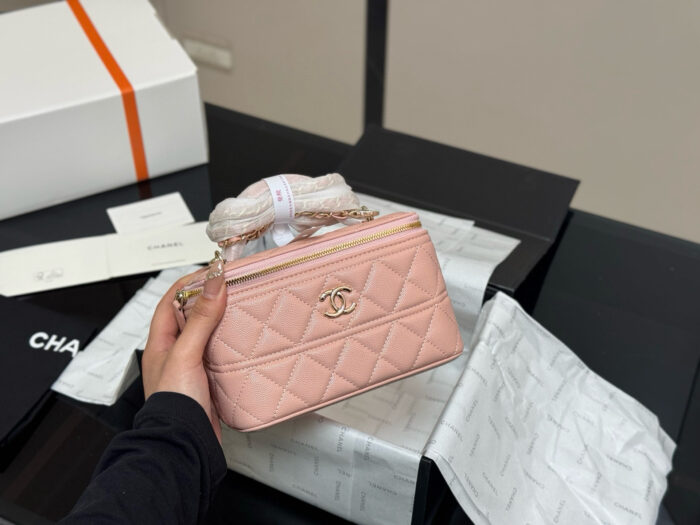 Chanel'S Latest High-Fashion Long Box Case/Makeup Case - Image 13