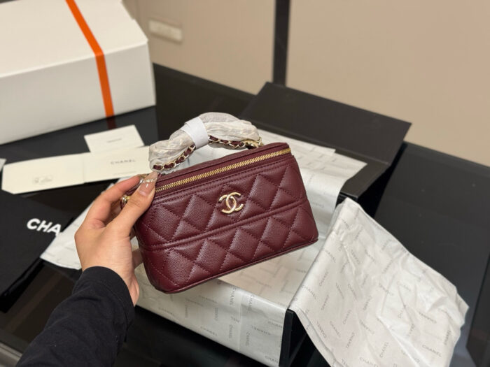 Chanel'S Latest High-Fashion Long Box Case/Makeup Case - Image 14