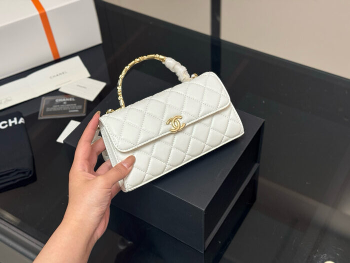 Chanel 23P Kelly Quilted Calfskin Handbag - Image 2