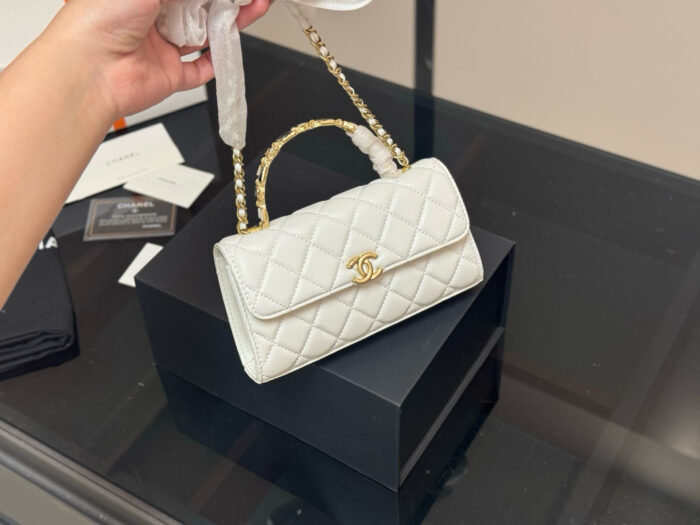 Chanel 23P Kelly Quilted Calfskin Handbag - Image 5