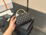 Chanel 23P Kelly Quilted Calfskin Handbag - Image 7