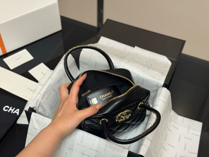 Chanel 25C Bowling Bag - Exquisite Detail Design - Image 4