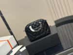 Chanel Mini Shell Bag Retro Quilted Pattern Atmosphere Fully Amplified - Image 7