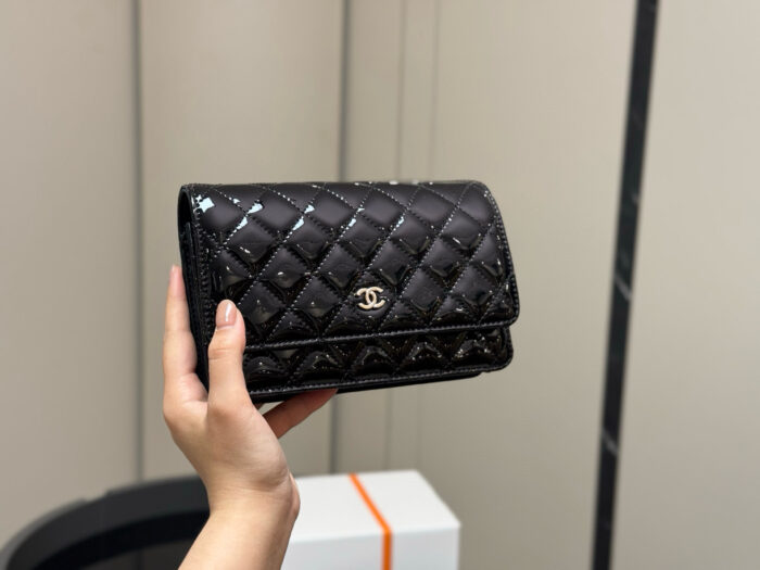Chanel Patent Leather Woc Wallet With Card Compartments And Hidden Pocket - Practical - Image 9