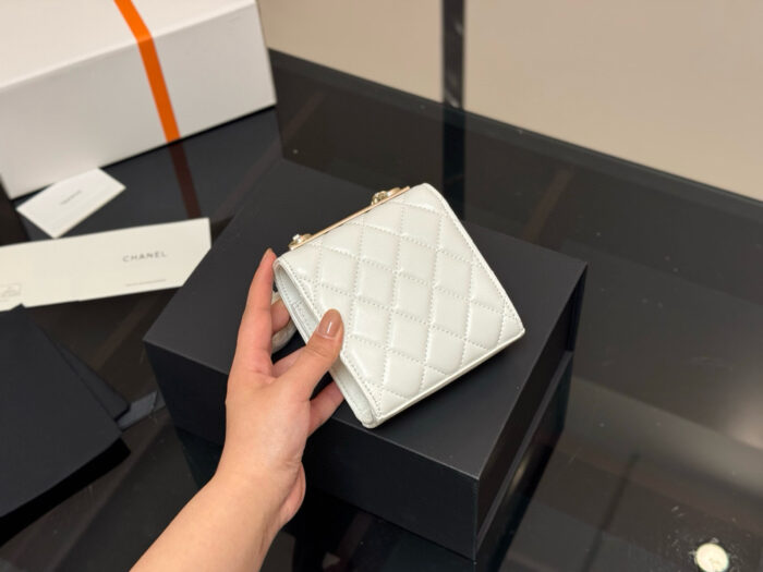 Chanel Mini Woc Quilted Pattern - Excellent Quality - Image 7