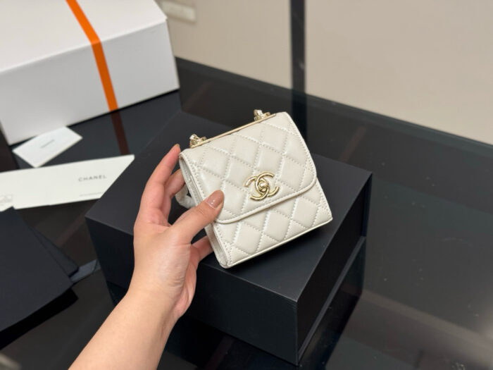 Chanel Mini Woc Quilted Pattern - Excellent Quality - Image 13