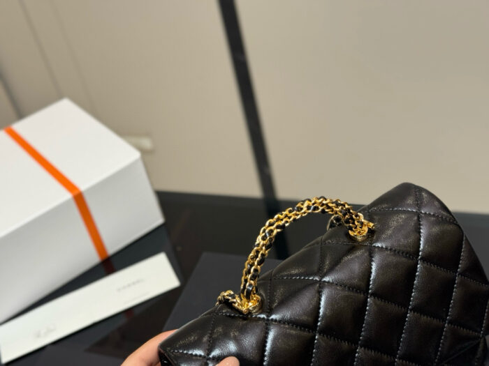Chanel 24B Black Gold Chain Handle Bag Twisted Chain Polished Oil-Waxed Lambskin Light Gold Hardware - Image 3
