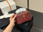Chanel Handle Makeup Compact Touch-Ups And Styling - Image 2