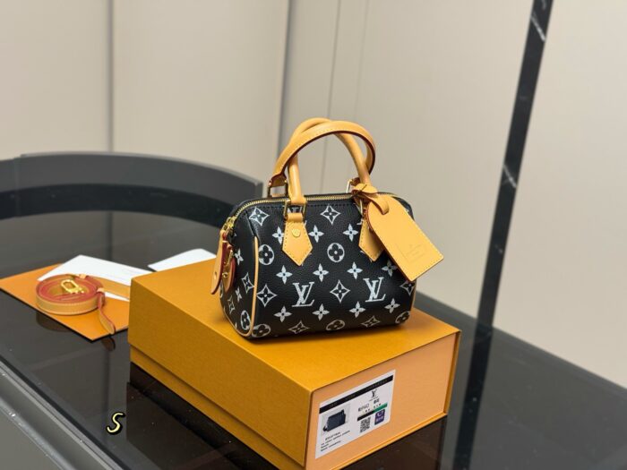 Louis Vuitton Speedy18 New Cushion Bag With Folding Box - Image 4