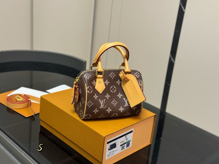 Louis Vuitton Speedy18 New Cushion Bag With Folding Box - Image 5