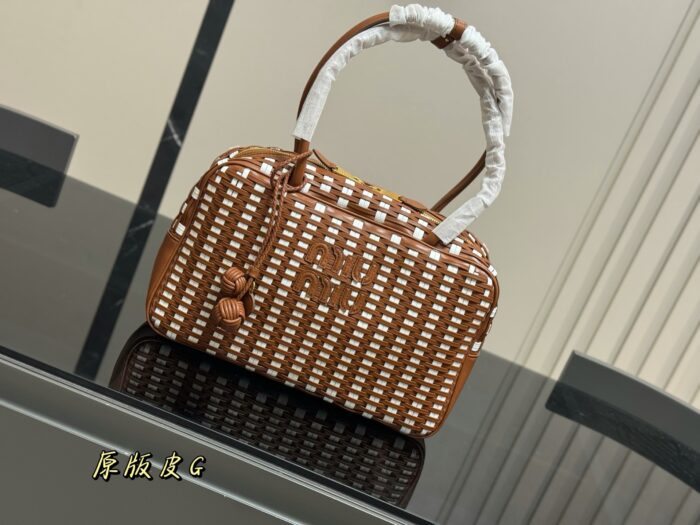 Miu Miu New Briefcase Leather Interlocking Design Exceptional Texture - Image 2