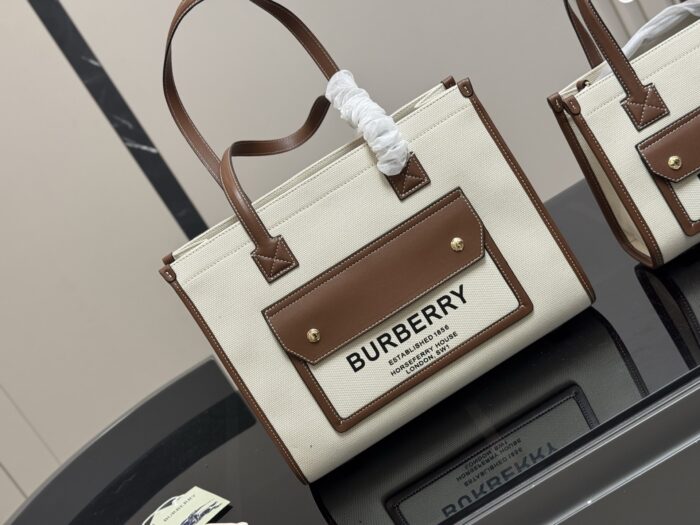 Burberry Freya Canvas Tote Bag Retro College Style Pink - Image 3