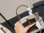 Burberry Freya Canvas Tote Bag Retro College Style Pink - Image 4