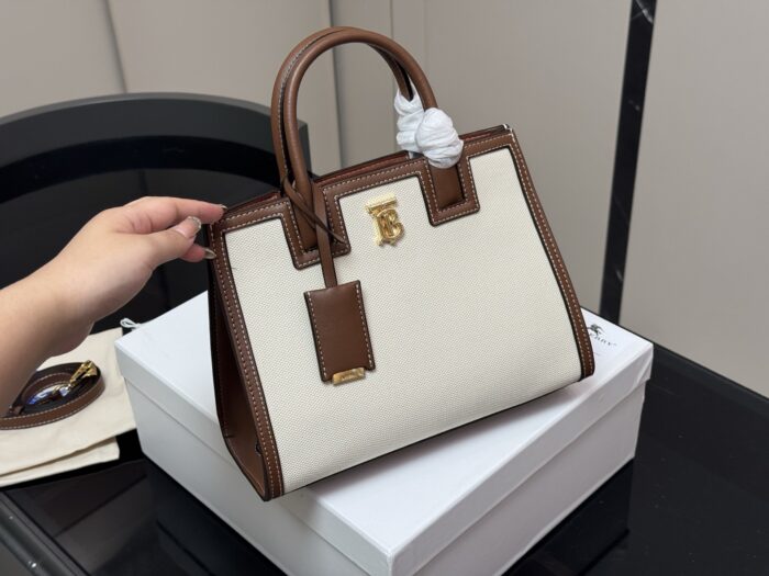 Burberry Frances Canvas And Leather Tote Bag Retro Charm - Image 2