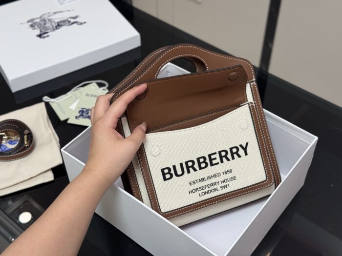 Burberry Canvas Messenger Bag Olive Green Vintage Charm - Image 5
