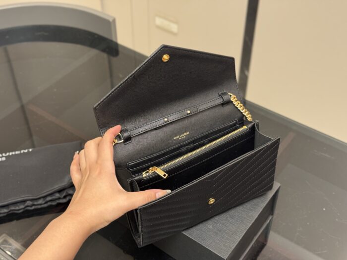 Yves Saint Laurent Woc Envelope Bag Cowhide Leather Can Be Worn Crossbody Or Underarm - Image 3