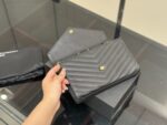 Yves Saint Laurent Woc Envelope Bag Cowhide Leather Can Be Worn Crossbody Or Underarm - Image 4