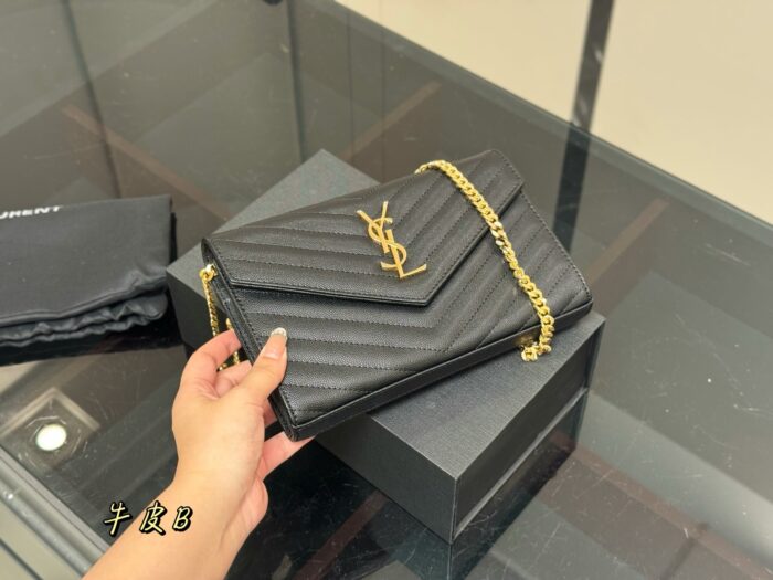 Yves Saint Laurent Woc Envelope Bag Cowhide Leather Can Be Worn Crossbody Or Underarm - Image 5