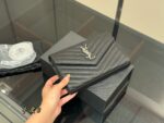 Yves Saint Laurent Woc Envelope Bag Cowhide Leather Can Be Worn Crossbody Or Underarm - Image 11