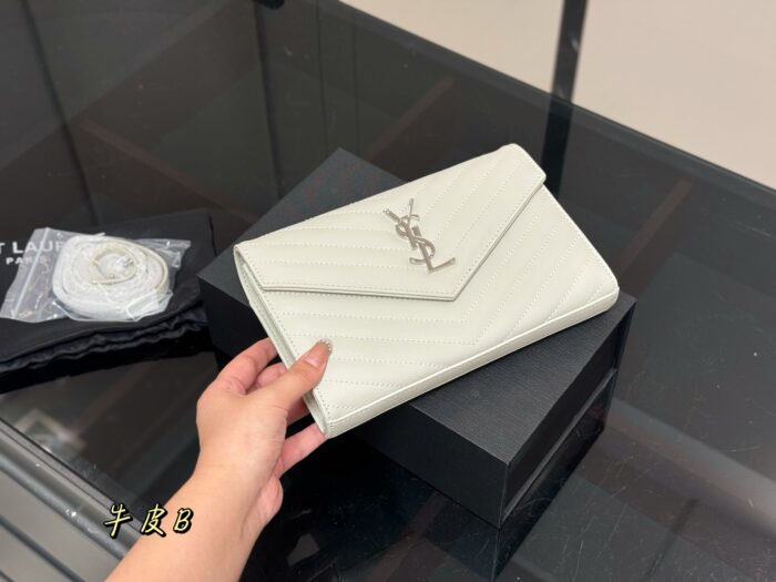 Yves Saint Laurent Woc Envelope Bag Cowhide Leather Can Be Worn Crossbody Or Underarm - Image 14