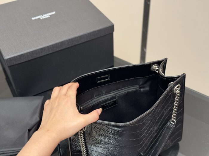Yves Saint Laurent Niki Shopping Bag Crumpled Oil-Waxed Cowhide Tote - Image 4