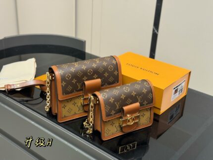 Louis Vuitton Daphne Series Chain Shoulder Bag With Enhanced Hardware, Complete With Foldable Box