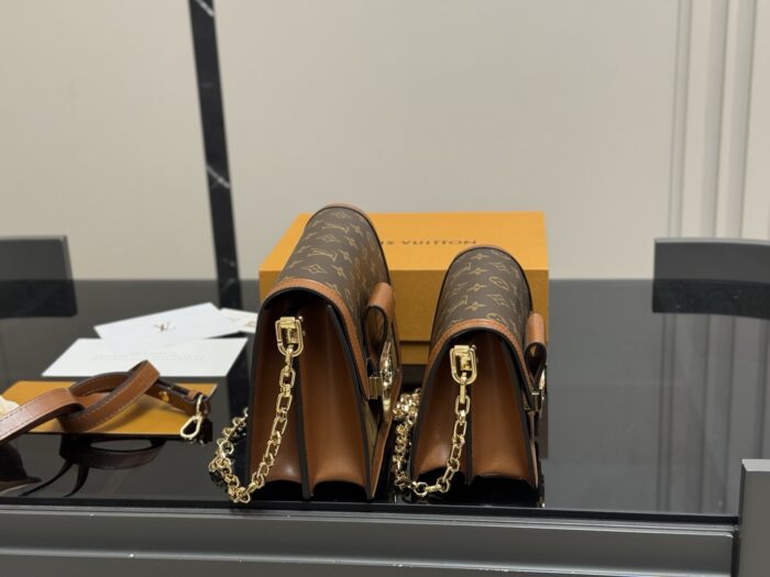 Louis Vuitton Daphne Series Chain Shoulder Bag With Enhanced Hardware, Complete With Foldable Box - Image 7