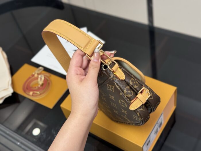 Louis Vuitton Saumur Bb Twin Star Messenger Bag With Long Shoulder Strap And Foldable Box - Image 6